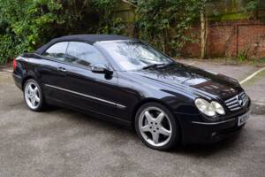 Image 13/46 de Mercedes-Benz CLK 500 (2004)