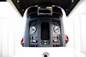 Image 39/50 de Rolls-Royce Phantom VII (2006)