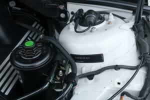 Immagine 41/50 di BMW 750i (2007)