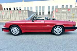 Image 14/20 de Alfa Romeo 2.0 Spider (1988)