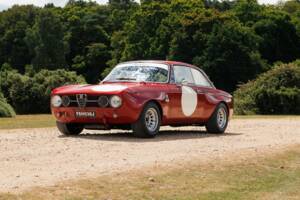 Image 32/50 de Alfa Romeo 1750 GT Veloce (1971)