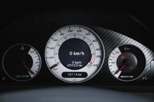 Image 38/50 of Mercedes-Benz CLK DTM AMG (2004)