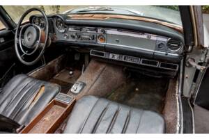 Image 21/36 of Mercedes-Benz 280 SL (1970)