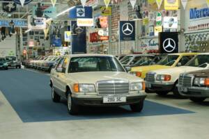 Bild 5/50 von Mercedes-Benz 280 SE (1984)