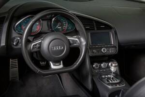 Bild 23/24 von Audi R8 V10 Spyder (2010)