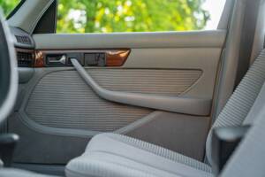 Image 31/50 of Mercedes-Benz 500 SEL (1985)