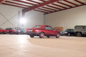 Image 8/45 of BMW 320i (1990)