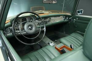 Image 15/50 de Mercedes-Benz 280 SL (1970)