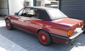 Image 2/7 of BMW 318i Touring (1992)