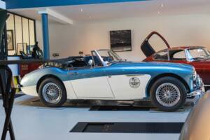 Image 2/18 of Austin-Healey 3000 Mk II (BJ7) (1963)
