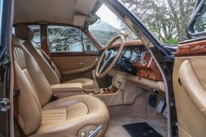 Imagen 38/50 de Jaguar Mk II 3.8 (2004)