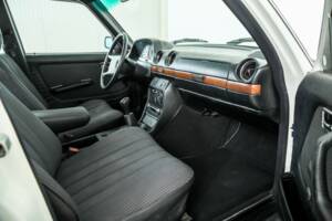 Bild 12/50 von Mercedes-Benz 230 TE (1984)