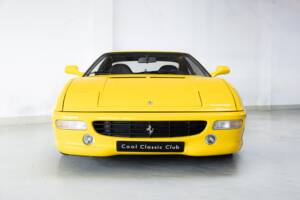 Image 2/36 de Ferrari F 355 Berlinetta (1995)