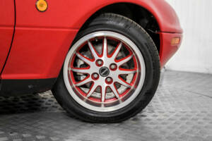 Immagine 42/50 di Mazda MX-5 1.8 (1995)