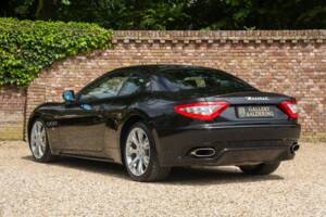 Image 2/50 of Maserati GranTurismo S (2008)