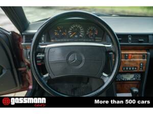 Image 10/15 of Mercedes-Benz 300 CE-24 (1991)