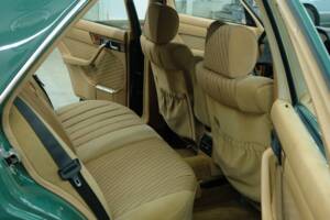 Bild 23/50 von Mercedes-Benz 260 SE (1990)