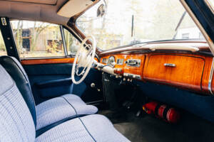 Immagine 143/199 di BMW 502 - 3,2 Litre (1961)