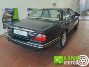 Bild 10/10 von Jaguar XJ 8 Executive (1998)