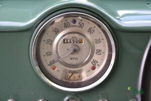 Image 28/50 of Morris Minor 1000 Traveller (1964)