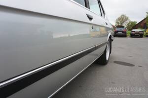 Image 18/59 of BMW 528i (1982)