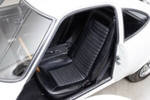 Image 18/34 of Opel GT 1900 (1969)
