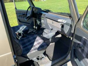 Image 21/39 of Mercedes-Benz 230 GE (SWB) (1986)