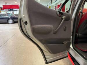 Image 14/21 of Mercedes-Benz A 160 "F1 Häkkinen Edition" (1998)