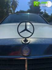 Image 9/48 of Mercedes-Benz E 200 (1991)