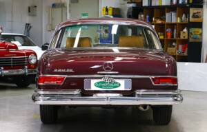 Bild 39/39 von Mercedes-Benz 220 SE b (1964)