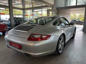 Afbeelding 22/32 van Porsche 911 Carrera (2005)