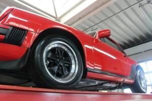 Afbeelding 11/50 van Porsche 911 Carrera 3.2 (1988)