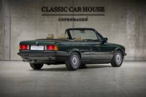 Image 7/90 of BMW 325i (1987)