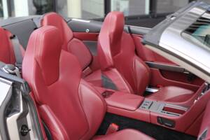 Bild 8/47 von Aston Martin DB 9 Volante (2006)