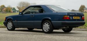 Bild 48/79 von Mercedes-Benz 200 CE (1993)