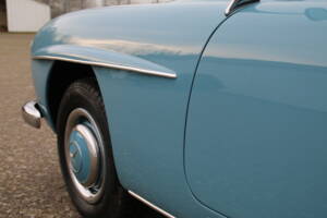 Image 33/68 of Mercedes-Benz 190 SL (1961)