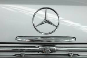 Image 45/49 de Mercedes-Benz 280 SE (1970)
