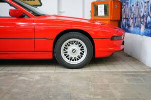 Immagine 50/50 di BMW 850i (1990)