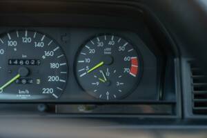 Image 47/50 de Mercedes-Benz 190 E (1988)
