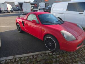 Image 32/57 of Toyota MR2 (2003)
