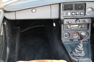 Image 36/50 of MG MGB Limited Edition (1981)