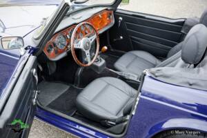 Image 4/42 of Triumph TR 6 PI (1972)