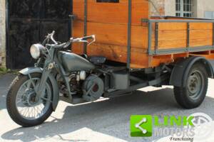 Image 1/10 de Moto Guzzi DUMMY (1951)