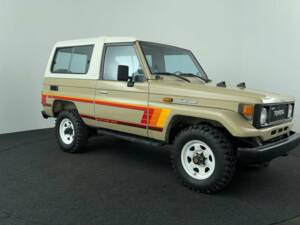 Imagen 1/8 de Toyota Land Cruiser BJ70 (1987)
