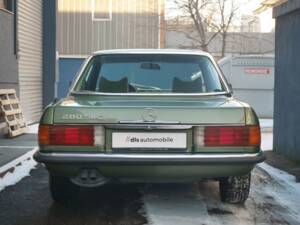 Afbeelding 32/41 van Mercedes-Benz 280 SLC (1977)