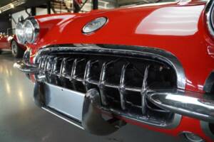 Image 11/50 of Chevrolet Corvette (1958)