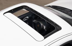 Image 12/40 of Porsche 911 Carrera 4 (2009)