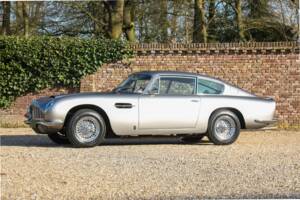 Bild 27/50 von Aston Martin DB 6 (1968)
