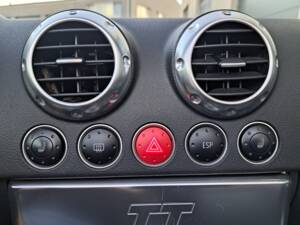 Bild 33/41 von Audi TT 1.8 T (2002)