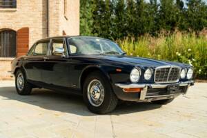 Bild 3/50 von Jaguar XJ 4.2 (1978)
